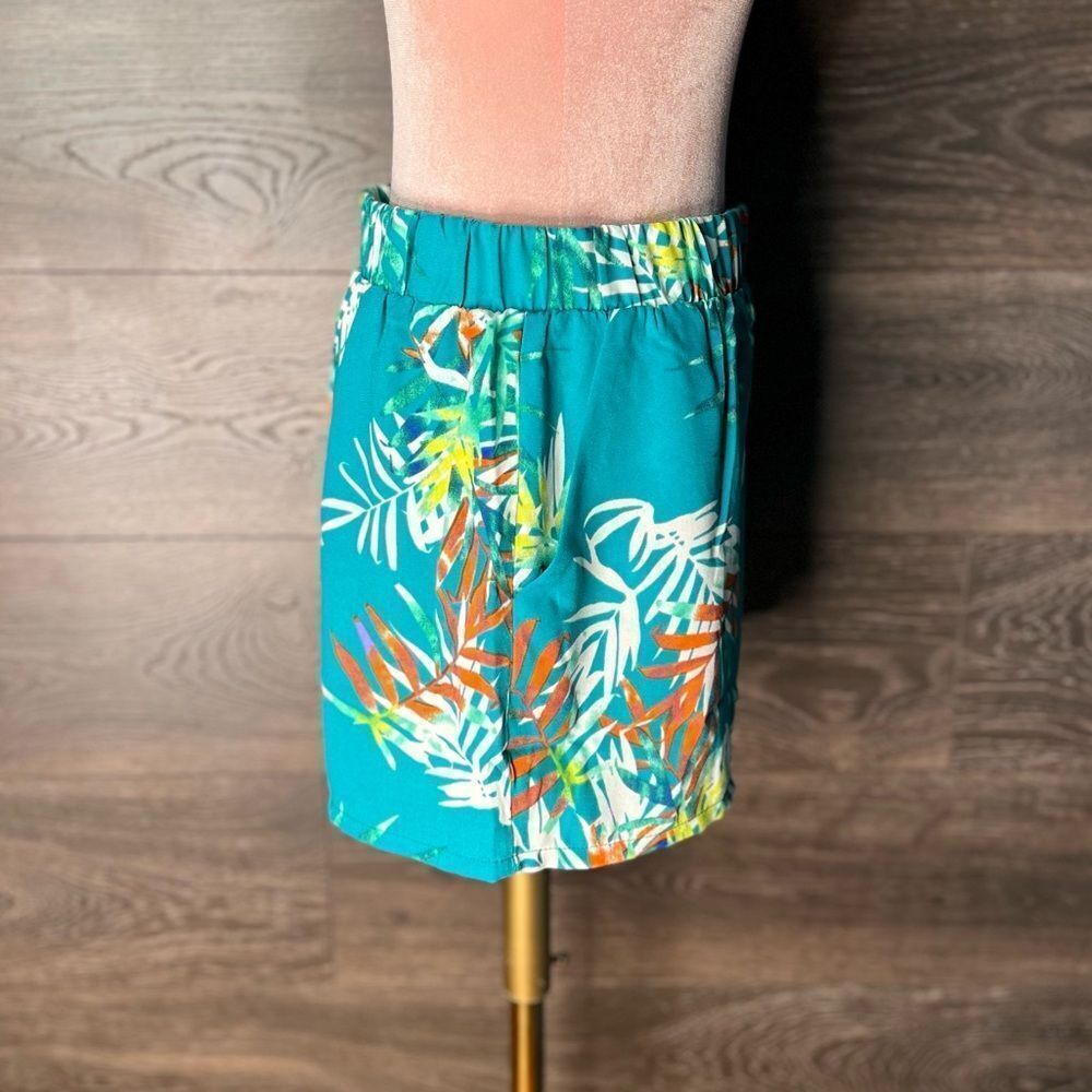 Revolve Three Eighty-Two Lightweight Tropical Sho… - image 6